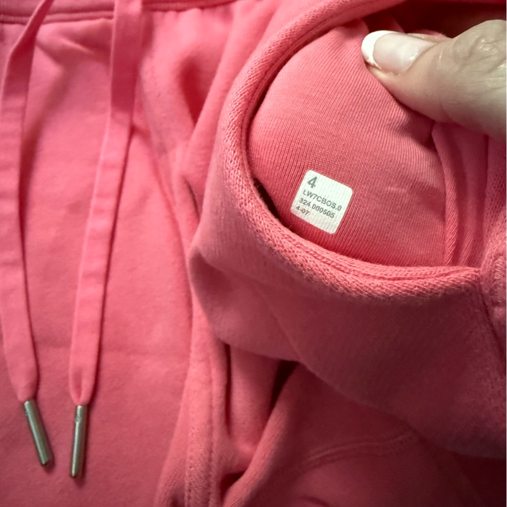 Lululemon Sweatshirt & Shorts Bundle - Picture 14 of 15